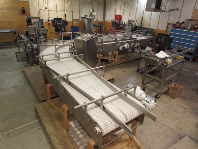 Servo drive packaging conveyors and machinery